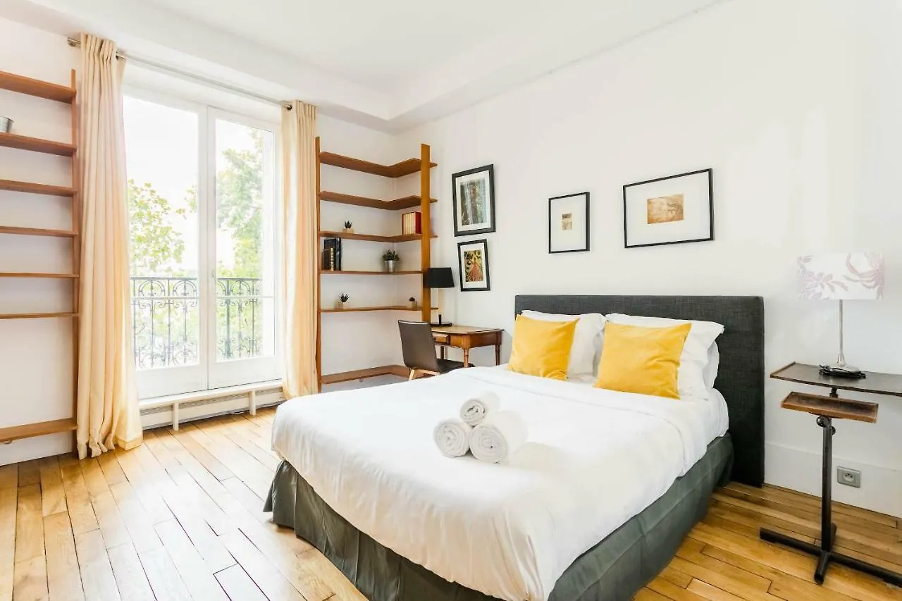 Private Apartment - Eiffel Tower - Ecole Militaire Paris