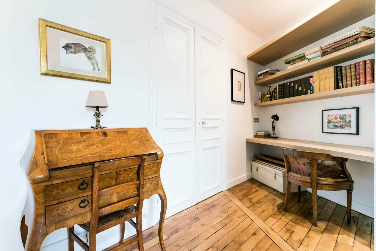 Private Apartment - Eiffel Tower - Ecole Militaire *
