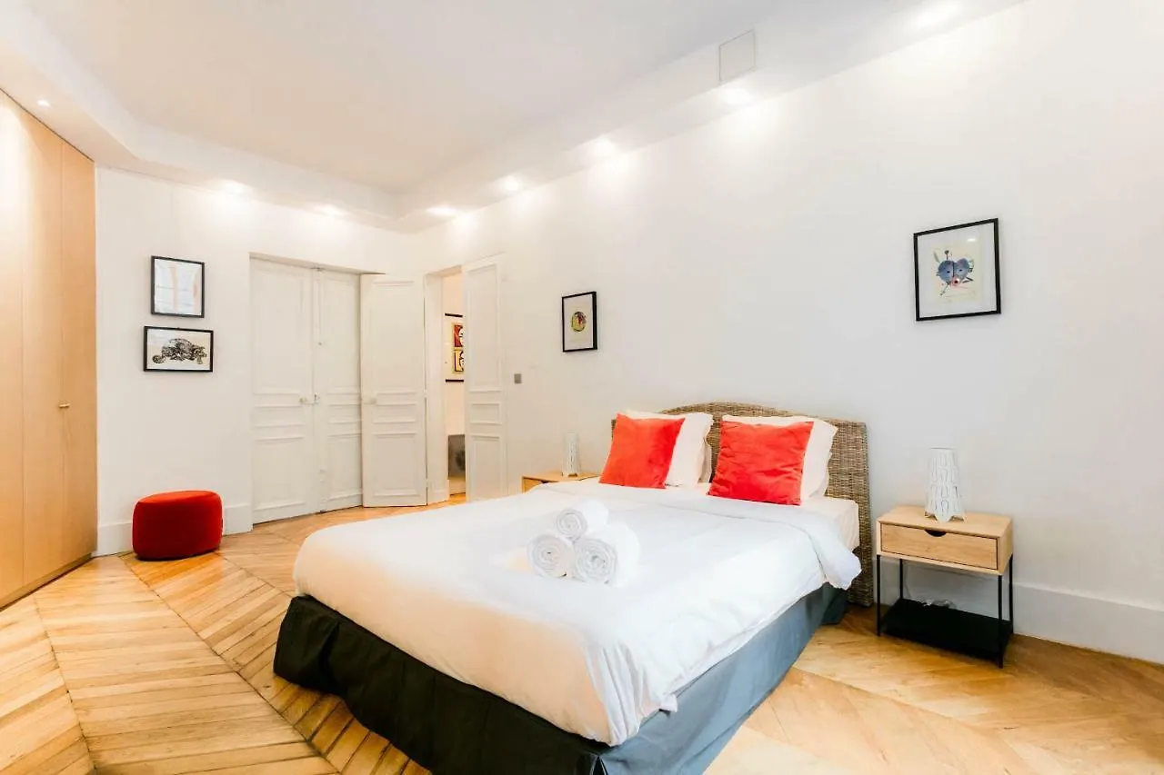 Private Apartment - Eiffel Tower - Ecole Militaire *