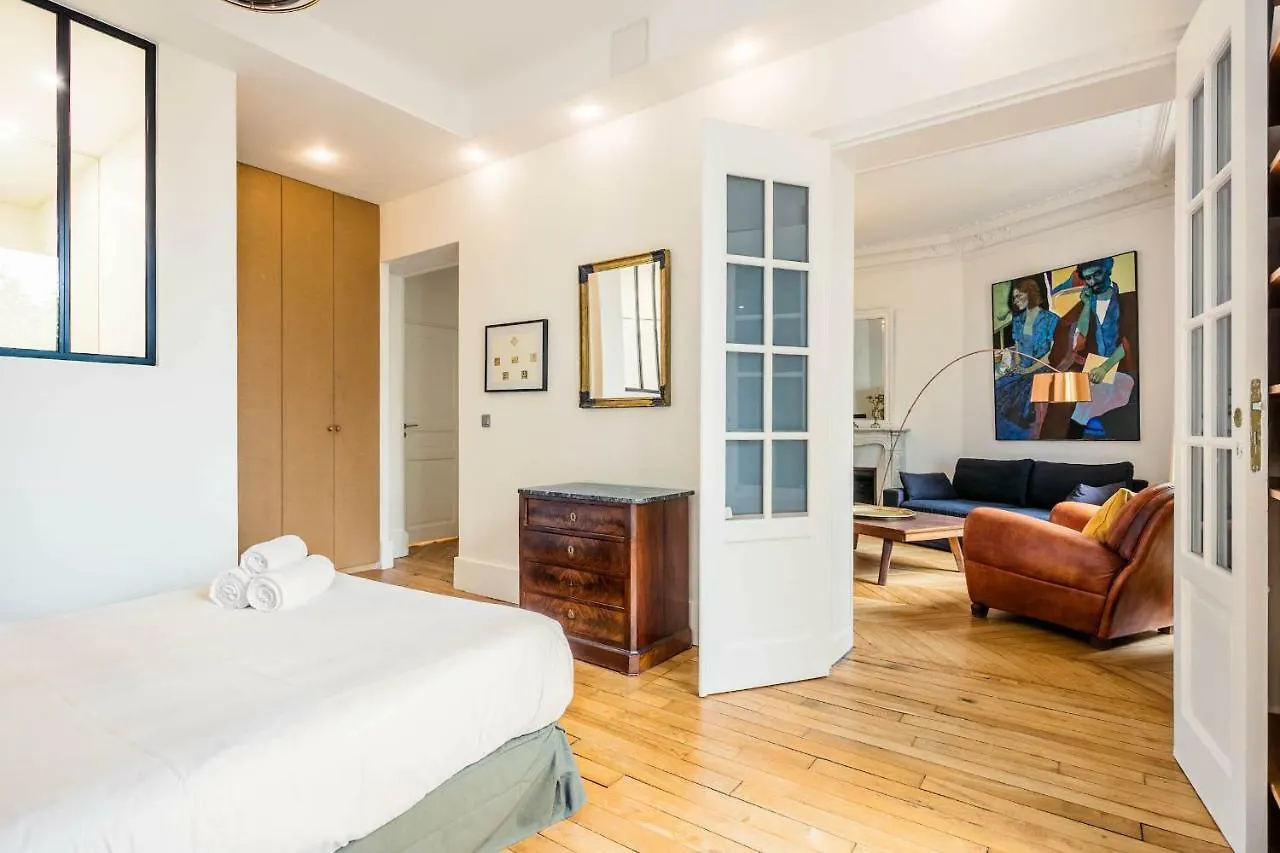 Apartament Private Apartment - Eiffel Tower - Ecole Militaire Paryż
