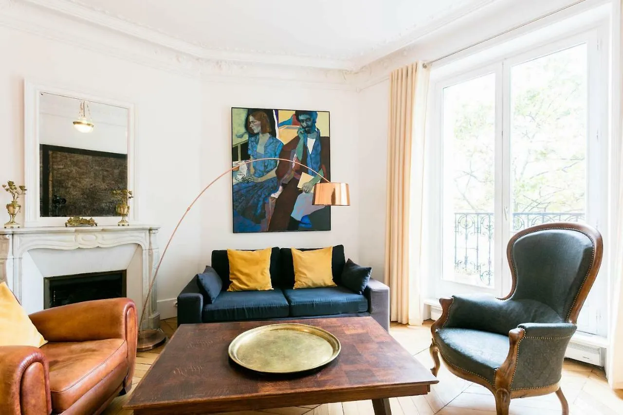 Private Apartment - Eiffel Tower - Ecole Militaire * פריז